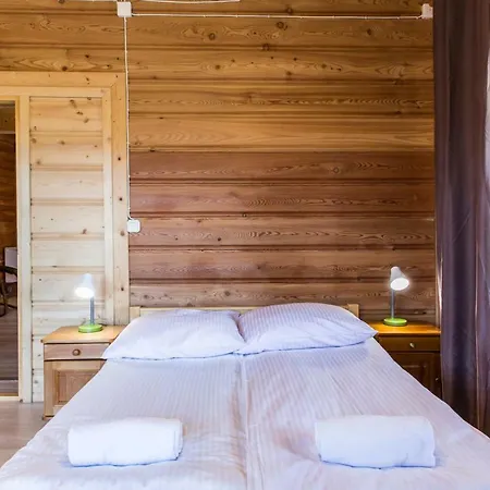 Udanypobyt Przy Lesie Appartement *